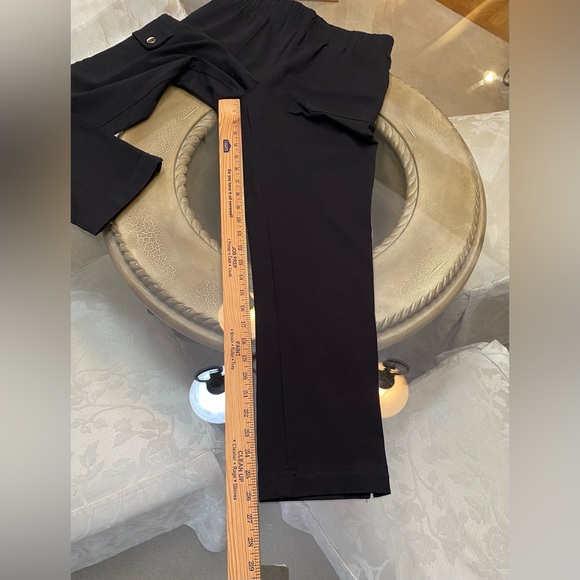 Chico’s Zenergy womens black sporty style pants stretch, size 0(4-S) - Picture 7 of 16